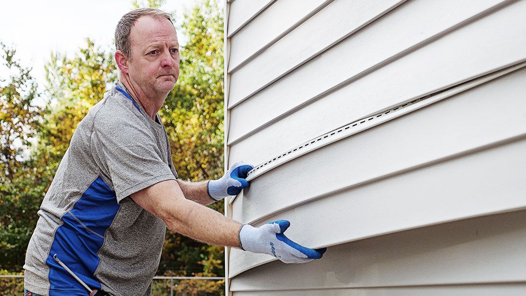 Dennis_RemoveSiding_Vinyl